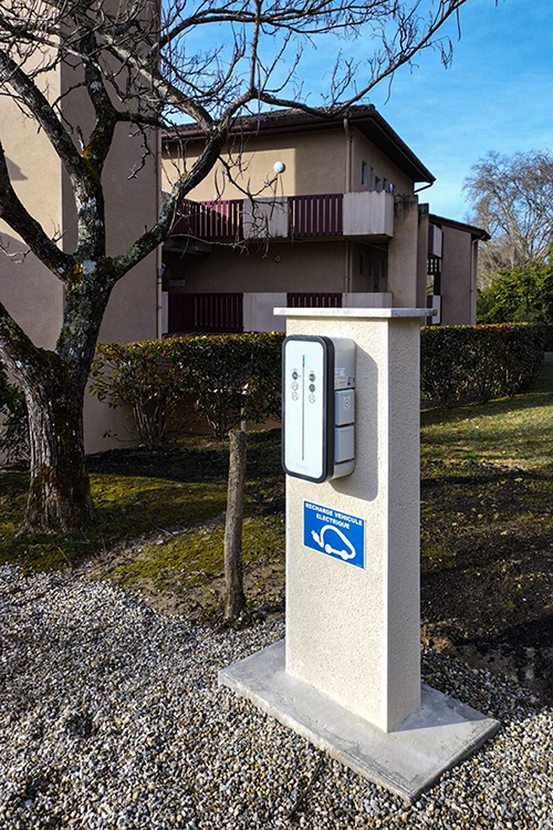 Borne recharge voiture électrique-XEV1K